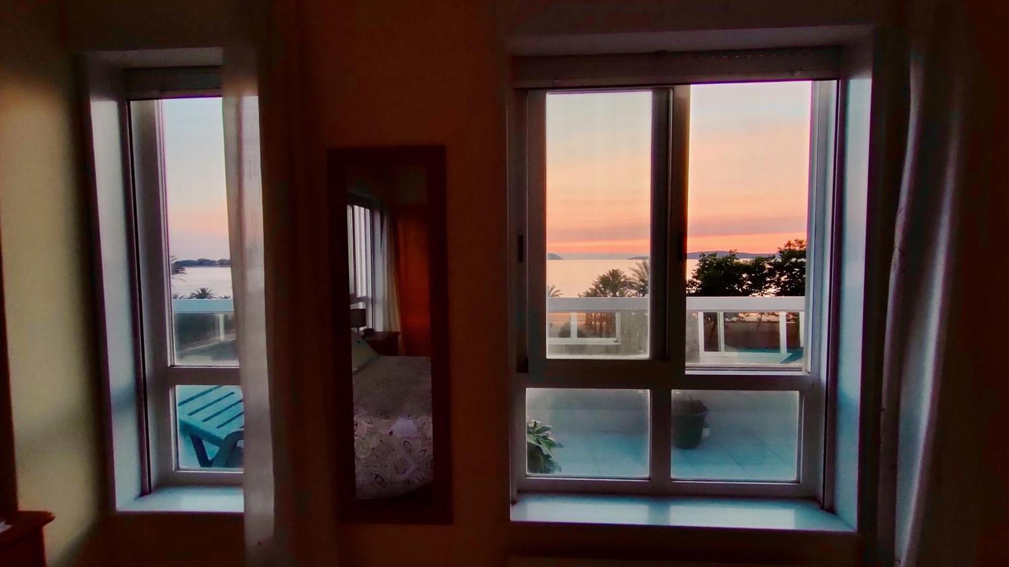 Samil Apartment, Primera Linea De Playa Con Wifi Y Garaje 비고 외부 사진